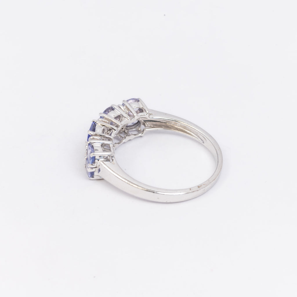 Ladies Tanzanite & Diamond Ring