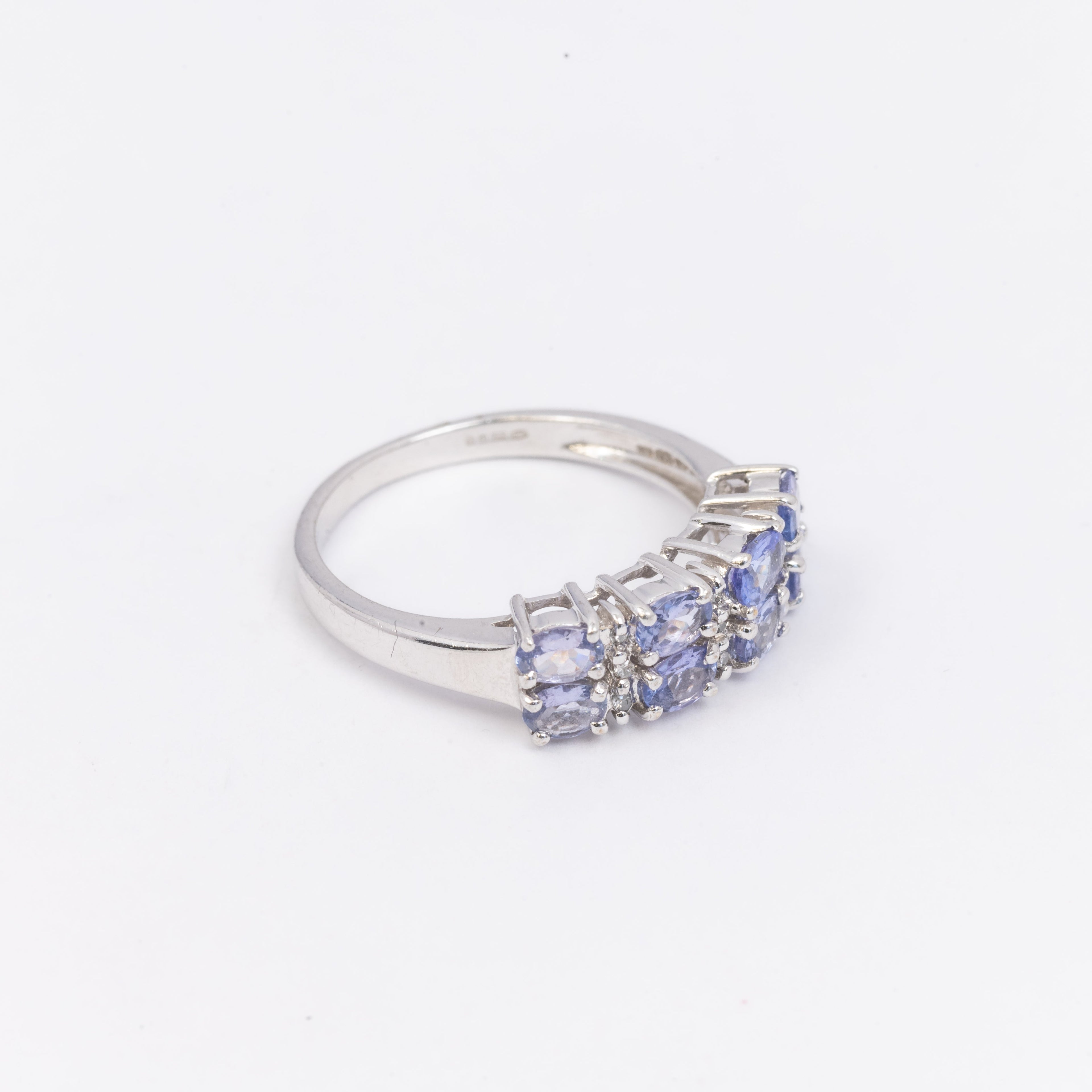 Ladies Tanzanite & Diamond Ring