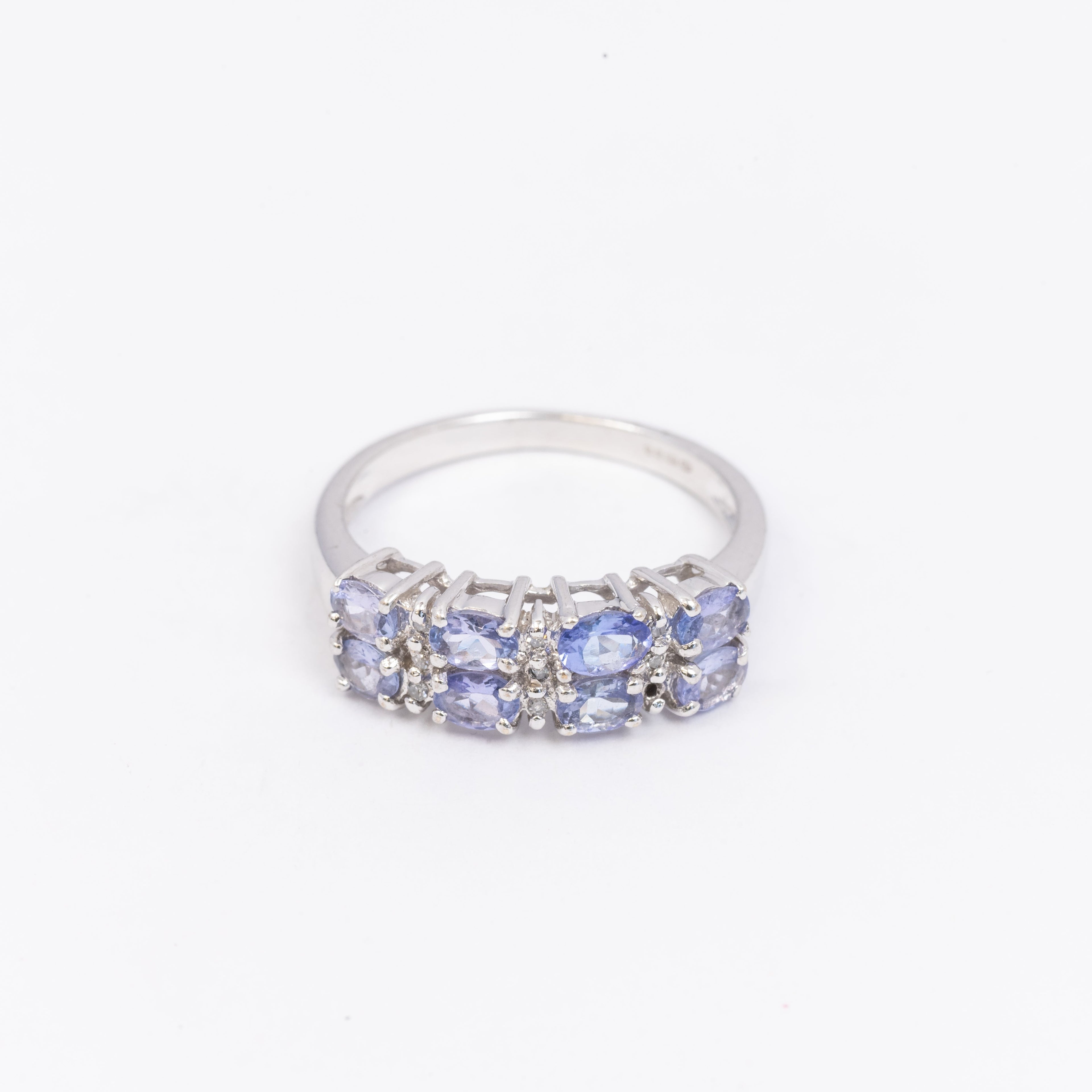 Ladies Tanzanite & Diamond Ring