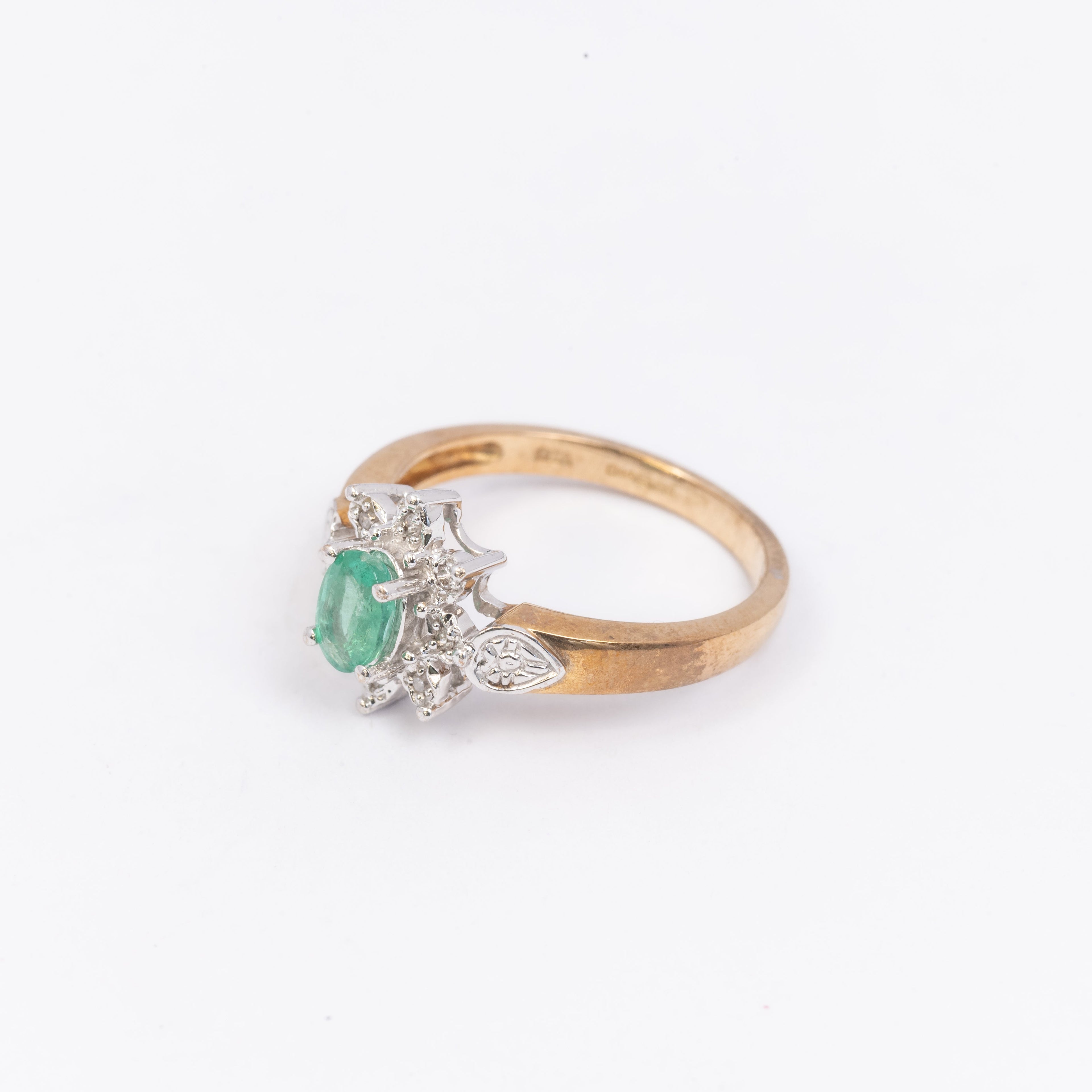 Ladies Emerald & Diamond Ring