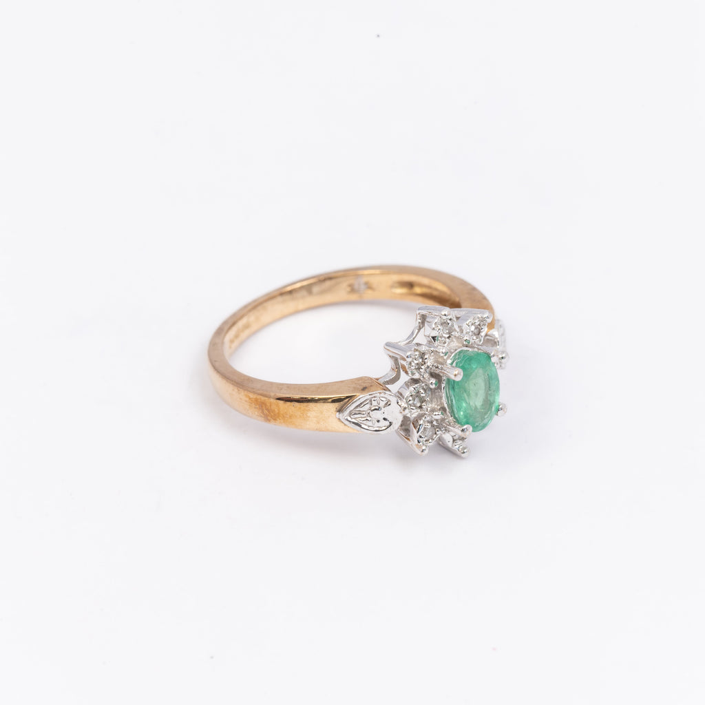 Ladies Emerald & Diamond Ring